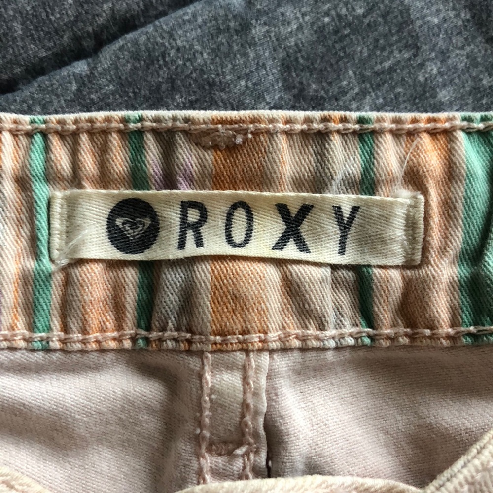 Shorts - Picture 2 of 3